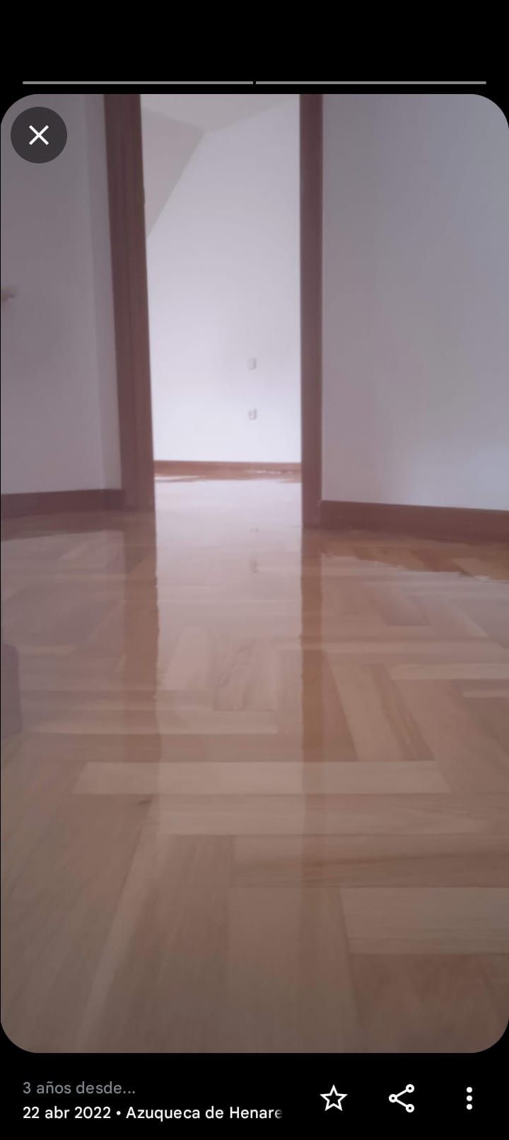 Obra de instalación de parquet en curso